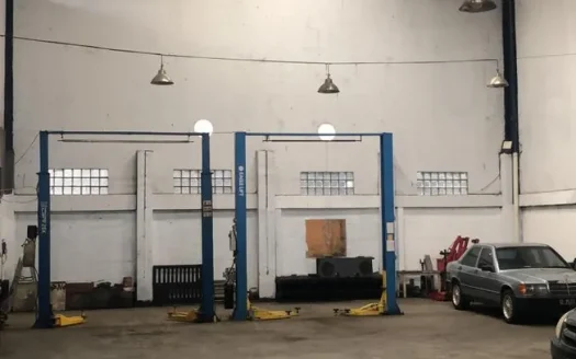 Disewakan Gudang Strategis di Holis Bandung, LT 1.100m² LB 450m², Akses Tol Mudah