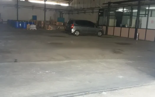 Sewa Gudang Strategis di Bandung: L.Tanah 1300m², AKSES KONTENER 40 Feet, Bebas Banjir